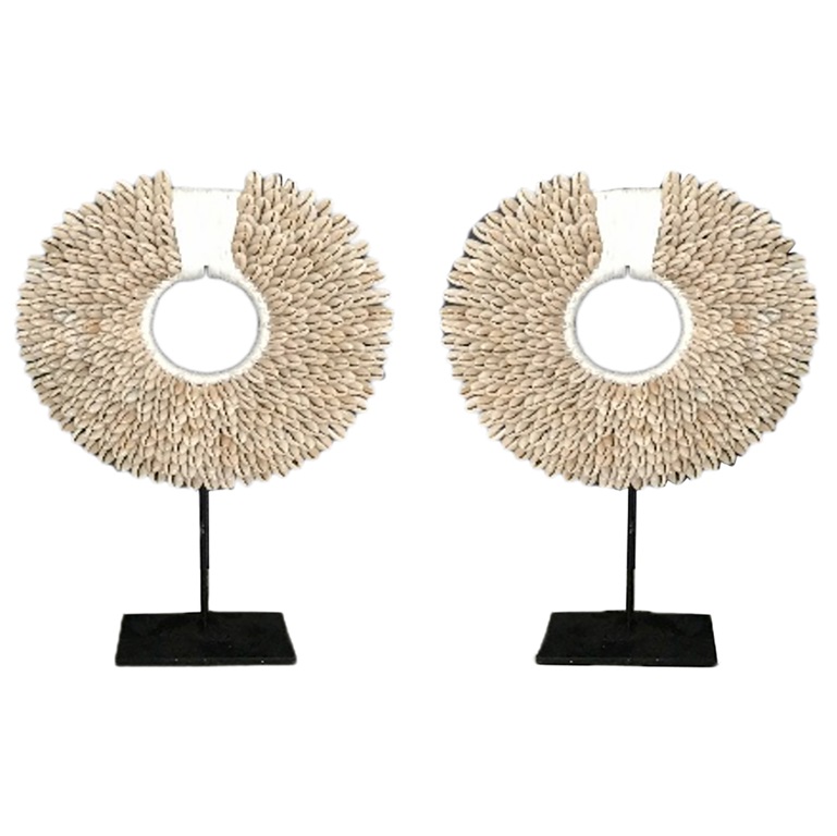 DECORATIVE NECKLACE SET OF 2